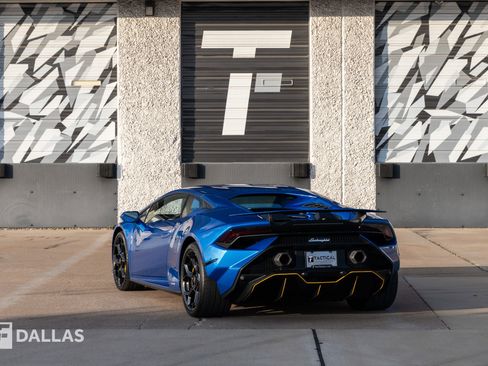 Used 2023 Lamborghini Huracan Tecnica image 12