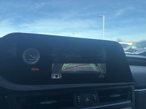 Used 2022 Lexus ES 350 w/ Premium Package image 12