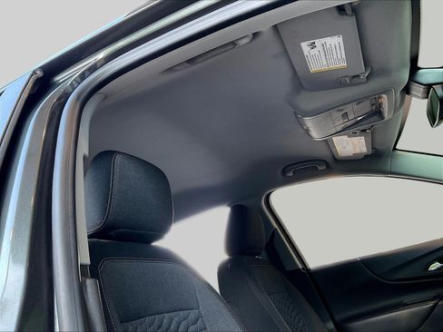 Used 2021 Chevrolet Equinox LT FWD image 26