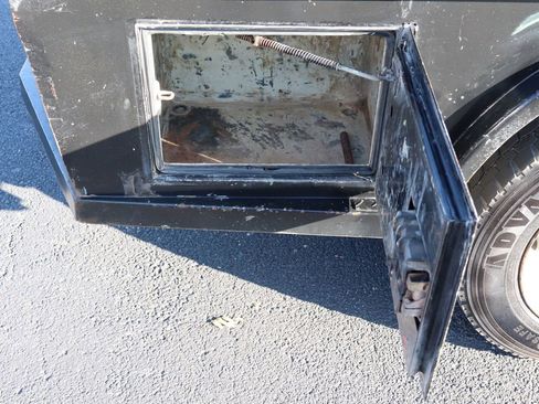 Used 2012 Ford F550 XL w/ Payload Upgrade Pkg image 18