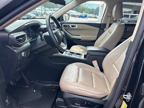 Used 2021 Ford Explorer XLT w/ Equipment Group 202A AWD/4WD image 9