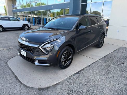 Used 2023 Kia Sportage LX AWD/4WD image 4