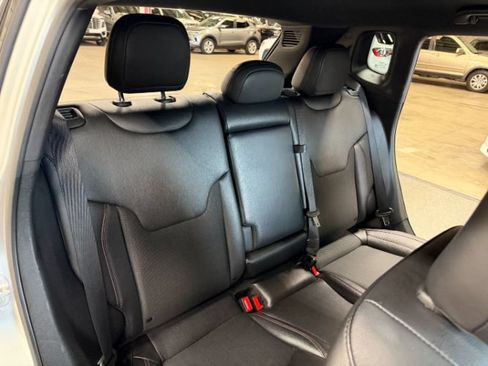 Used 2025 Jeep Compass Trailhawk AWD/4WD image 28