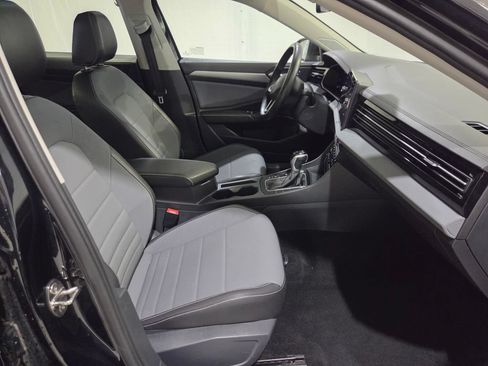 Used 2025 Volkswagen Jetta SE FWD image 15