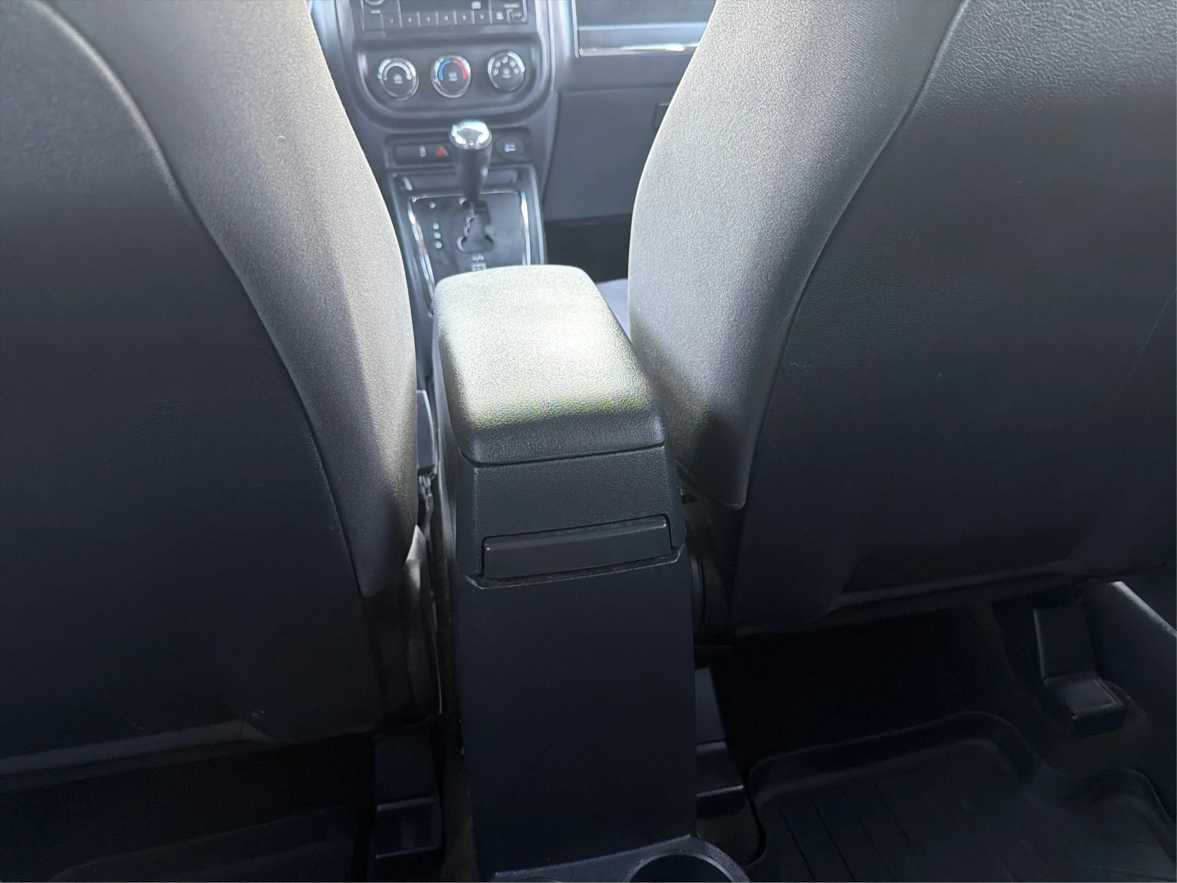 Used 2015 Jeep Patriot Sport w/ Power Value Group FWD image 21