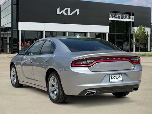 Used 2016 Dodge Charger SXT w/ Navigation & Travel Group RWD image 5
