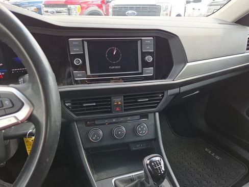Used 2022 Volkswagen Jetta S image 15