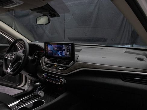 Used 2025 Nissan Altima 2.5 SV w/ SV Special Edition Package image 15