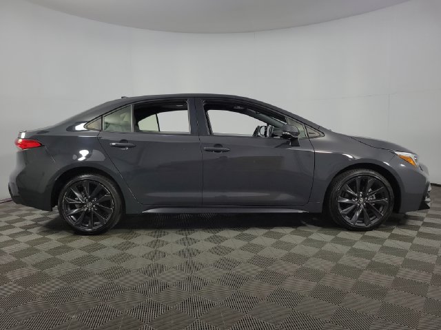Used 2024 Toyota Corolla SE w/ SE Package FWD image 10