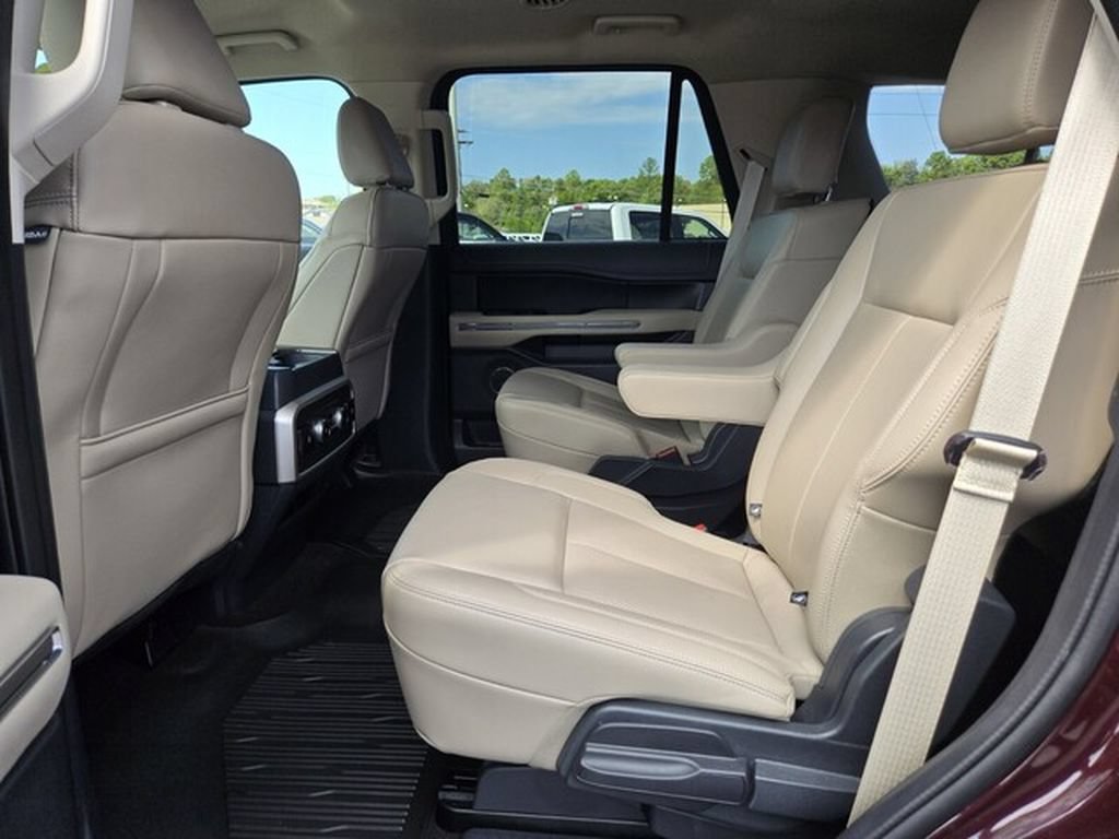 Used 2023 Ford Expedition XLT RWD image 13