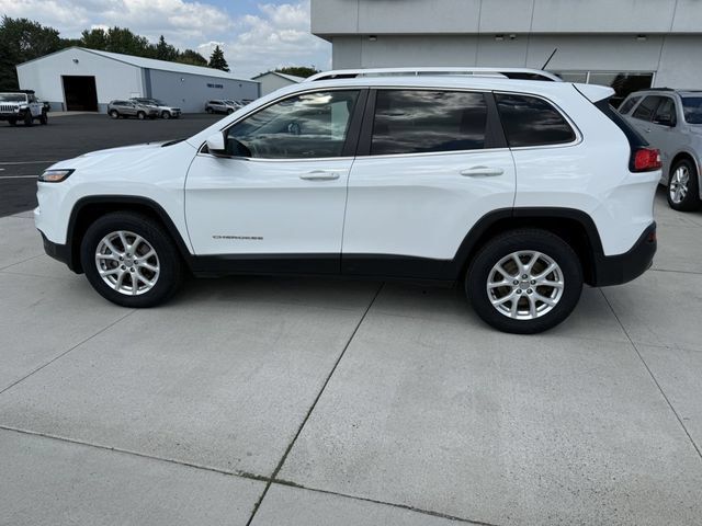 Used 2016 Jeep Cherokee Latitude AWD/4WD image 5