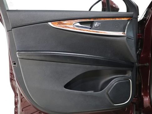 Used 2019 Lincoln Nautilus Select AWD/4WD image 20
