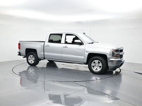 Used 2018 Chevrolet Silverado 1500 LT RWD image 3