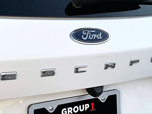 Certified 2023 Ford Escape ST-Line image 9