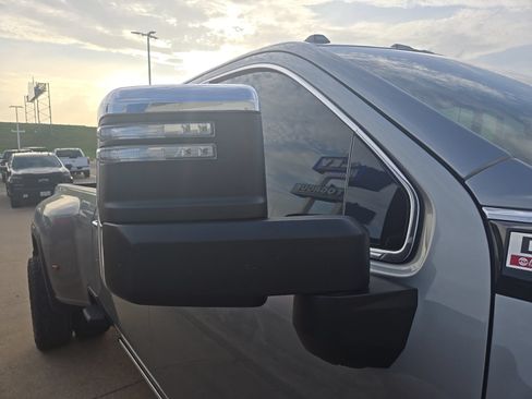 Used 2025 GMC Sierra 3500 Denali w/ Denali Reserve Package AWD/4WD image 4