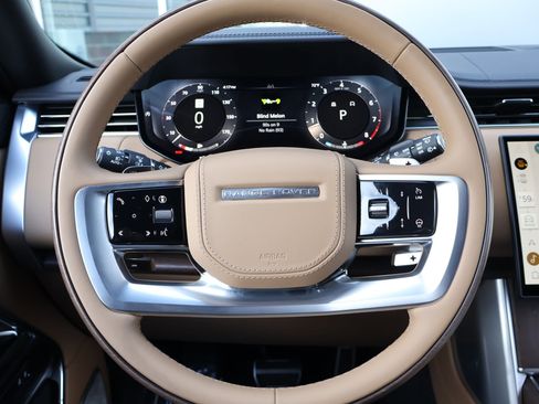 Certified 2025 Land Rover Range Rover Long Wheelbase Autobiography AWD/4WD image 15