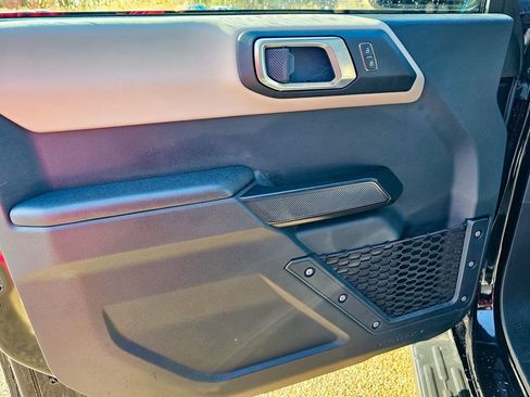 Used 2024 Ford Bronco Wildtrak image 9