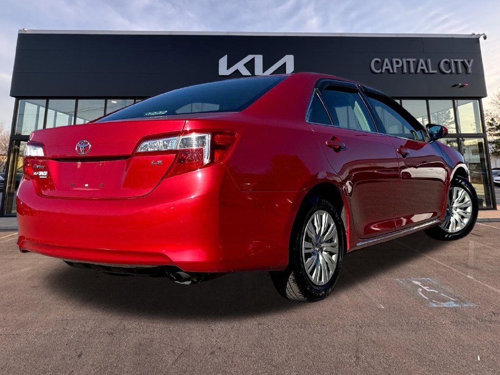 Used 2013 Toyota Camry LE FWD image 8