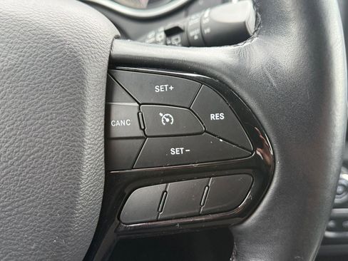 Used 2021 Jeep Cherokee Latitude Plus image 22