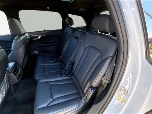 New 2025 Audi Q7 3.0T Prestige image 10