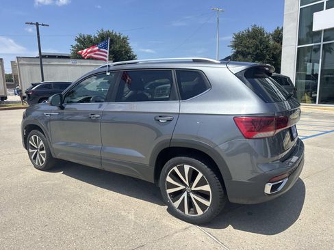 Used 2024 Volkswagen Taos SE FWD image 7