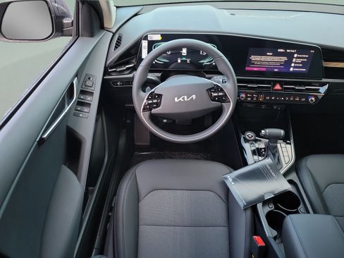New 2026 Kia Niro EX FWD image 8