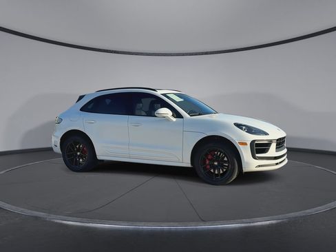 Used 2022 Porsche Macan S AWD/4WD image 2