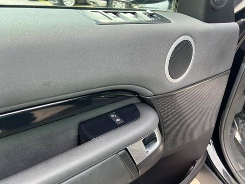 Used 2018 Land Rover Discovery SE AWD/4WD image 29