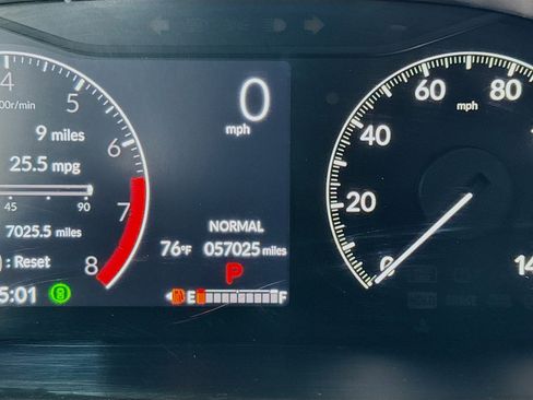Used 2024 Honda CR-V LX image 8