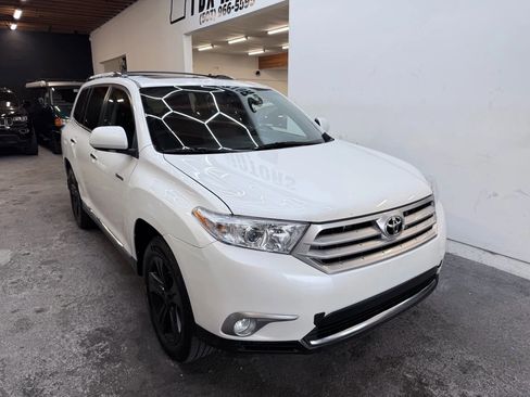 Used 2012 Toyota Highlander Limited w/ Tow Pkg image 2