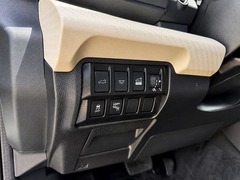 Used 2022 Subaru Ascent Premium w/ Convenience Package AWD/4WD image 26
