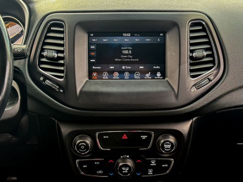 Used 2018 Jeep Compass Latitude w/ Popular Equipment Group FWD image 24