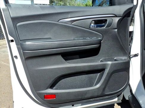 Certified 2022 Honda Pilot Sport image 15