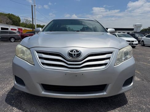Used 2011 Toyota Camry LE w/ LE Extra-Value Pkg FWD image 2