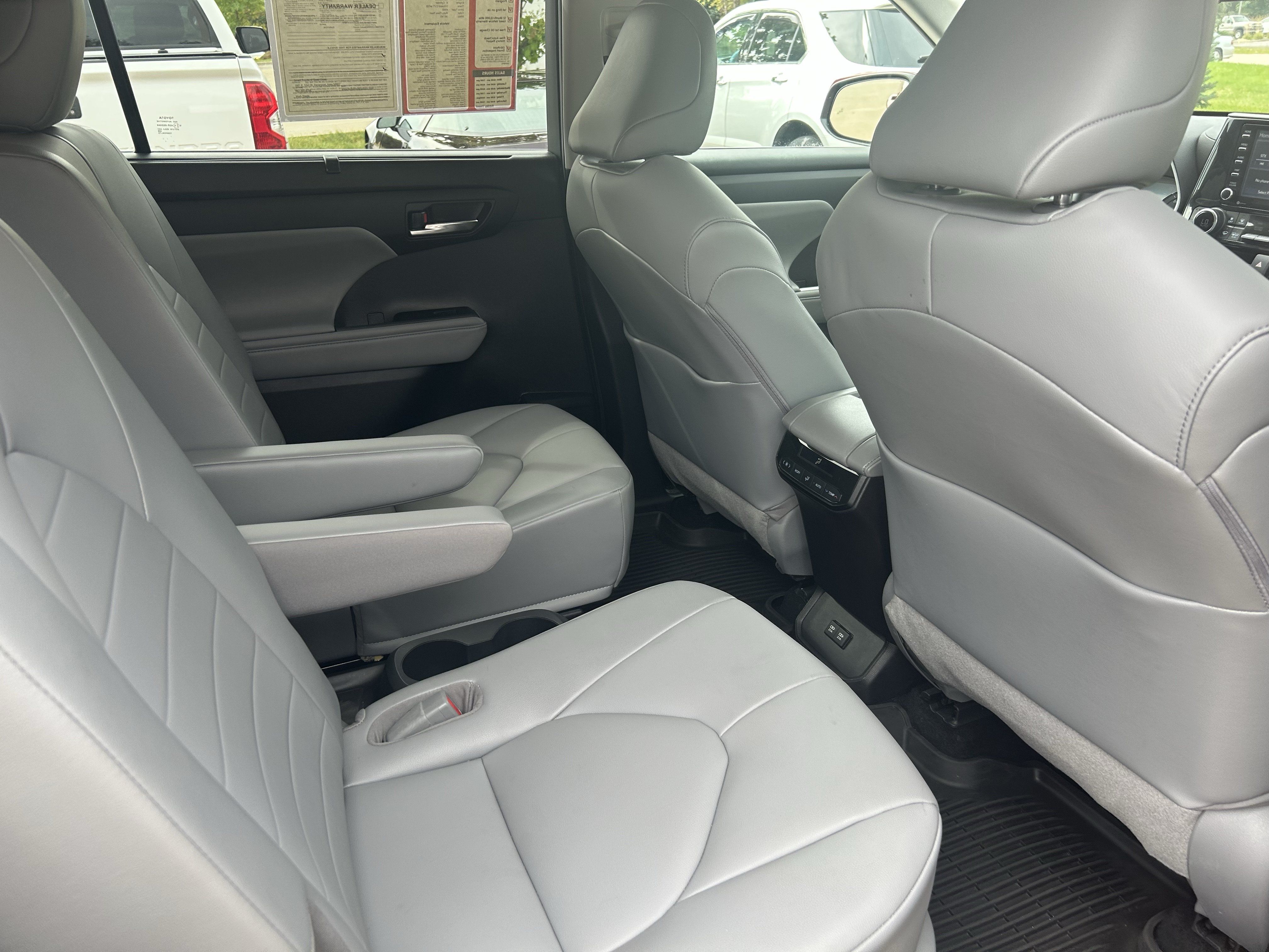 Certified 2021 Toyota Highlander XLE AWD/4WD image 35
