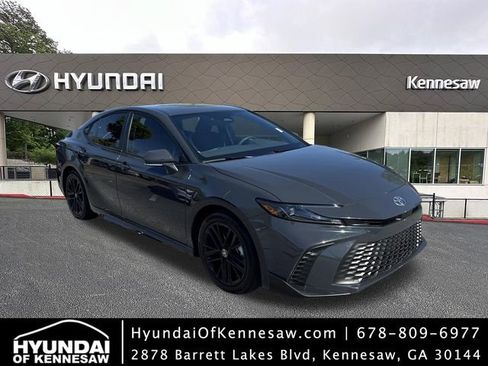 Used 2026 Toyota Camry SE image 1