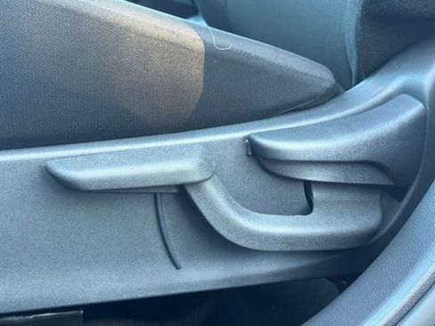 Certified 2025 Nissan Kicks Play S image 5