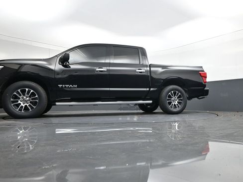 Used 2021 Nissan Titan SV w/ SV Convenience Package image 32