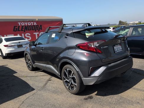 Used 2019 Toyota C-HR XLE FWD image 7