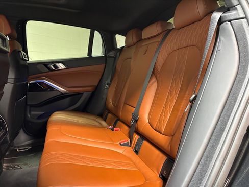 Used 2023 BMW X6 xDrive40i w/ M Sport Package image 29