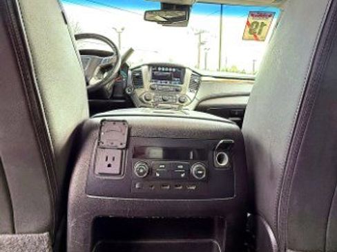 Used 2019 GMC Yukon XL Denali w/ Open Road Package image 25