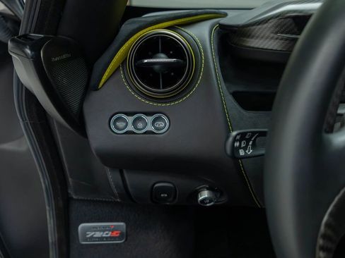 Used 2018 McLaren 720S Performance RWD image 47