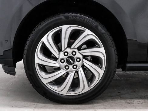 Used 2023 Lincoln Navigator L Reserve image 8
