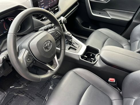 Used 2023 Toyota RAV4 XLE Premium image 13