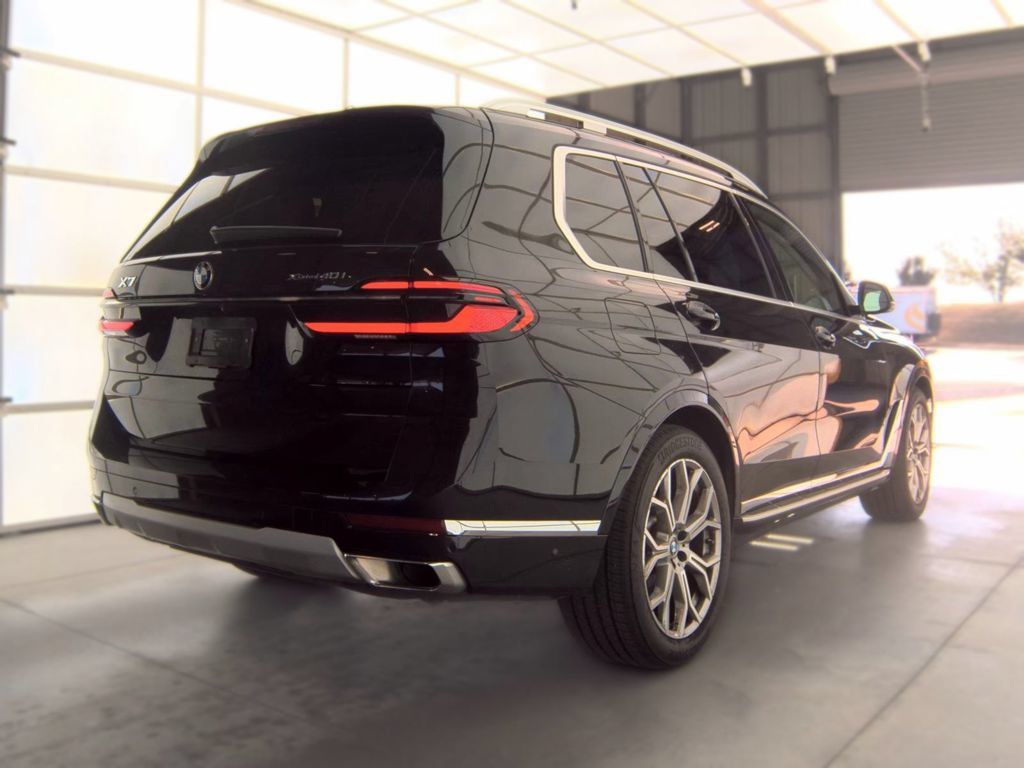 Used 2026 BMW X7 xDrive40i AWD/4WD image 5
