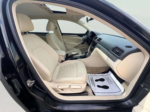 Used 2015 Volkswagen Passat 1.8T SE FWD image 30