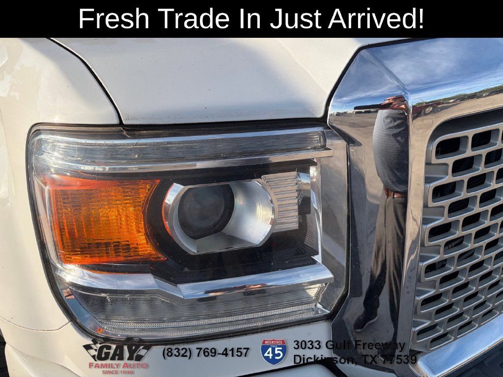 Used 2017 GMC Sierra 2500 Denali w/ Duramax Plus Package AWD/4WD image 5