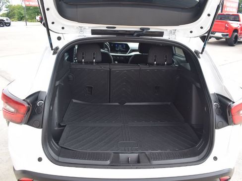 Used 2024 Chevrolet Trax RS w/ Driver Confidence Package FWD image 12