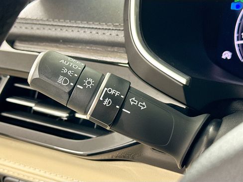 Used 2023 Acura MDX SH-AWD w/ Advance Package image 20