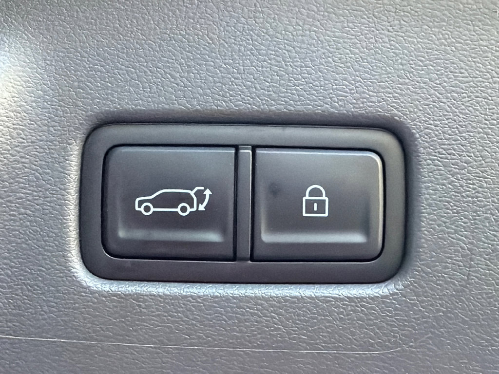 Used 2024 Hyundai Santa Fe Limited FWD image 19